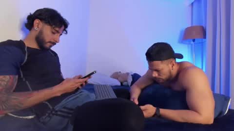 Snapshot of yulianpereira25 chatting on 10.10.25 yulian 2811 online show from 10.10.25