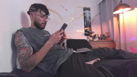 Snapshot of yulianpereira25 chatting on 07.16.26 yulian 2811 online show from 07.16.26