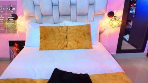 Snapshot of yulina_xue chatting on 11.11.25 Yulina online show from 11.11.25