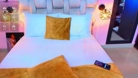 Snapshot of yulina_xue chatting on 11.17.25 Yulina online show from 11.17.25