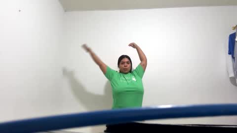 Yuli and SaraIndependent model online show from 10.31.25