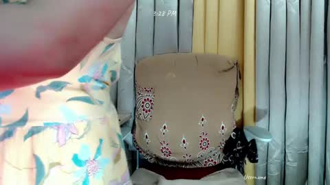 Snapshot of yummyhottits chatting on 04.27.26 nemay online show from 04.27.26