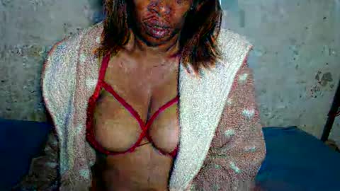 Snapshot of yummytittsxx chatting on 01.02.25 yummytittsxx online show from 01.02.25