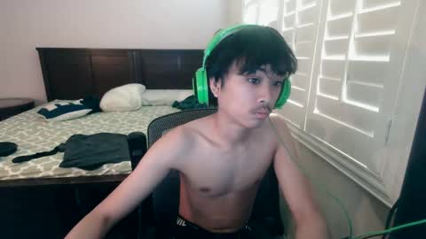 Snapshot of yungasianboyy2007 chatting on 04.14.26 yungasianboyy2007 online show from 04.14.26