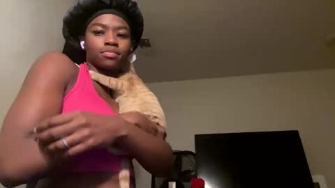 Snapshot of yungblackberry chatting on 11.11.25 YungBlackBerry online show from 11.11.25