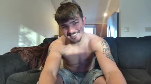 Snapshot of yungbul1 chatting on 12.16.25 yungbul1 online show from 12.16.25