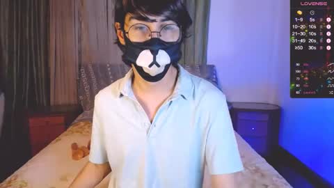 Snapshot of yuniorb chatting on 12.05.24 the puppy boy online show from 12.05.24