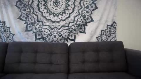 yurdreams_22 online show from 10.21.25