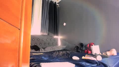 Snapshot of yuriefoster chatting on 02.10.25 Yurie online show from 02.10.25