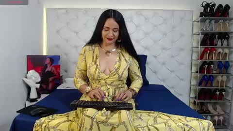 Snapshot of yury_m2_ chatting on 05.01.26 2 online show from 05.01.26