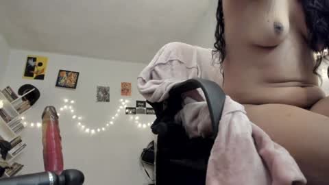 Snapshot of yury_sun chatting on 02.03.25 paola online show from 02.03.25