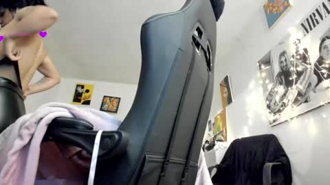 Snapshot of yury_sun chatting on 02.24.25 paola online show from 02.24.25