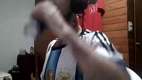 Yuumi online show from 04.12.26