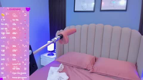 Yuyis  online show from 12.09.24