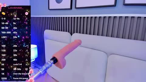 Yuyis  online show from 12.12.24