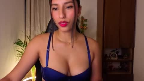 yuzii Im new to these pages so I hope you guys are kind to me. online show from 03.10.26