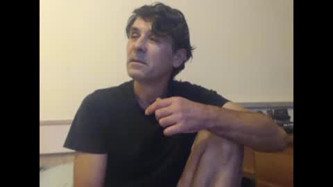 Snapshot of yvesstorm5 chatting on 01.04.25 yvesstorm5 online show from 01.04.25