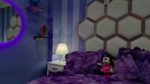 yvi online show from 04.20.26