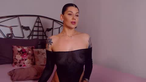 Snapshot of yvonneeverlee chatting on 04.22.26 I V Y online show from 04.22.26