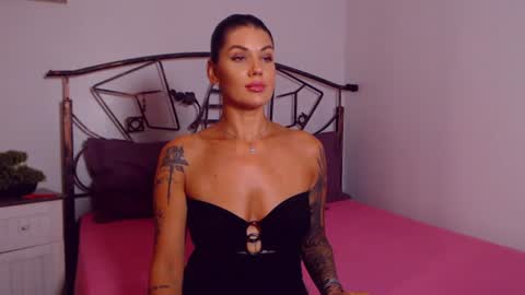 I V Y   online show from 07.23.26