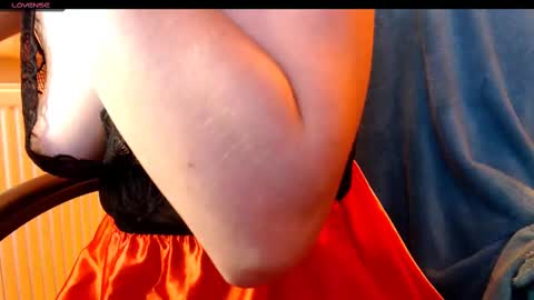 Snapshot of yzza_suave chatting on 02.10.25 yzza_suave online show from 02.10.25