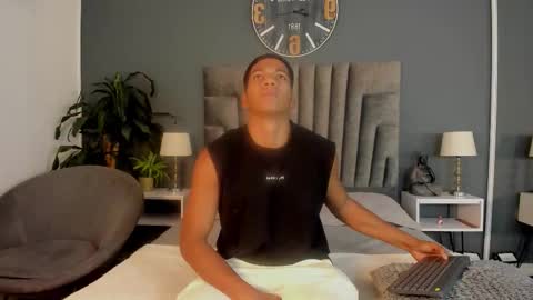Snapshot of zac_haynes chatting on 10.22.25 zac online show from 10.22.25