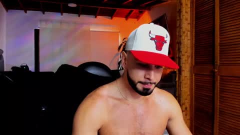 Snapshot of zac_levis chatting on 12.12.24 Zac Jhordan online show from 12.12.24