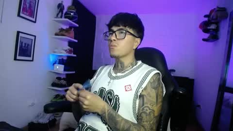 zac_muller1 online show from 01.17.26