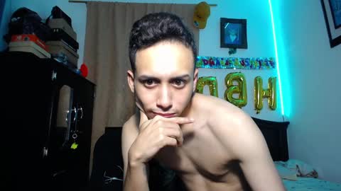 Snapshot of zackdriussyx chatting on 03.08.25 zackdriussyx online show from 03.08.25
