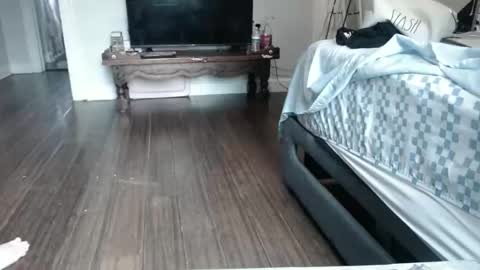 Snapshot of zaddyslilslutbucket chatting on 11.11.25 zaddyslilslutbucket online show from 11.11.25