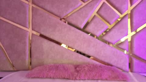 Claire  online show from 11.13.25