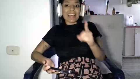 Snapshot of zafiro_rubi chatting on 05.23.26 Zafiro online show from 05.23.26