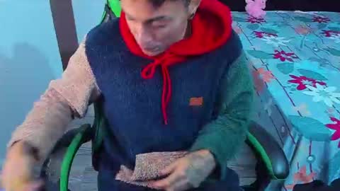 BiG Zafiro online show from 06.17.26