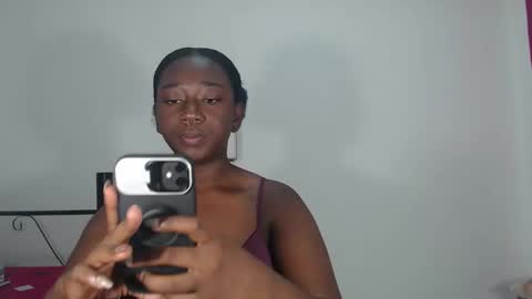 Snapshot of zahhysims chatting on 02.22.25 zahhy online show from 02.22.25