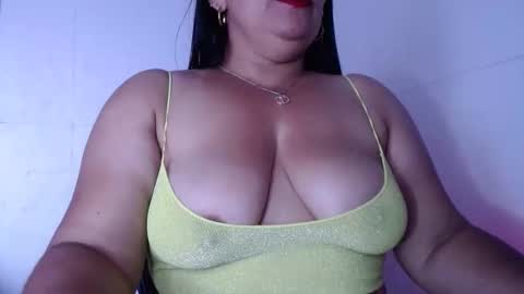 Snapshot of zahi_willx chatting on 05.19.26 Zahi ... wants to play with everyone...yessss online show from 05.19.26