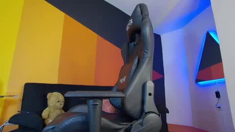 Zaid Mendoza online show from 02.17.25