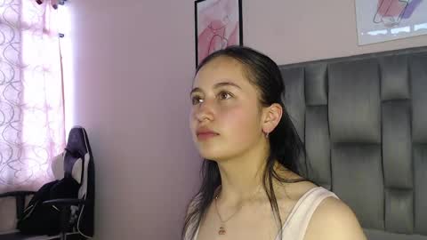 Snapshot of zaida_1 chatting on 06.04.26 Zaida online show from 06.04.26