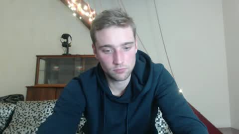 Snapshot of zakonezach chatting on 12.20.24 zakonezach online show from 12.20.24
