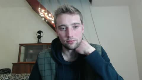 Snapshot of zakonezach chatting on 12.24.24 zakonezach online show from 12.24.24
