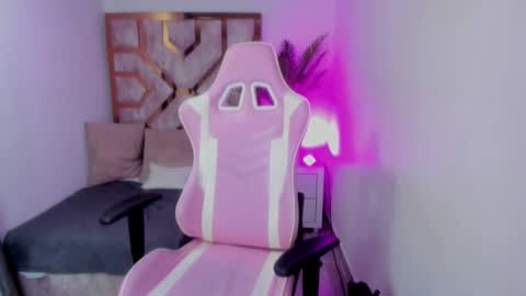 zamira_taylor online show from 02.22.25