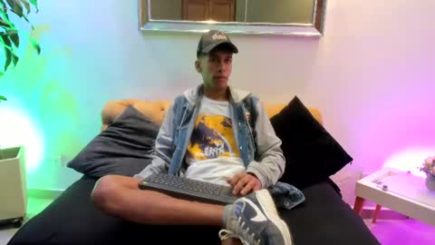 Snapshot of zane_belville chatting on 06.12.26 Zane Belville online show from 06.12.26