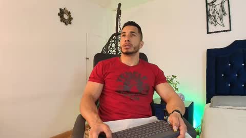 Snapshot of zanemaverick chatting on 09.19.25 zanemaverick online show from 09.19.25