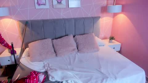 Snapshot of zara__sweet chatting on 12.24.24 Zara Sweet  online show from 12.24.24