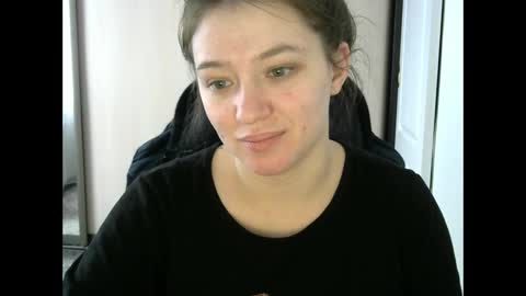 Snapshot of zara_golden chatting on 01.04.25 chaturcum online show from 01.04.25