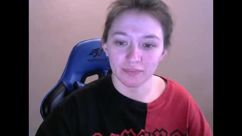 Snapshot of zara_golden chatting on 01.22.25 chaturcum online show from 01.22.25