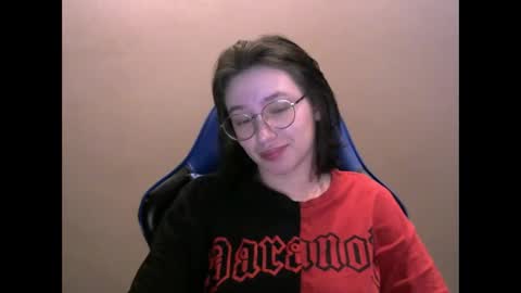 Snapshot of zara_golden chatting on 02.19.25 chaturcum online show from 02.19.25