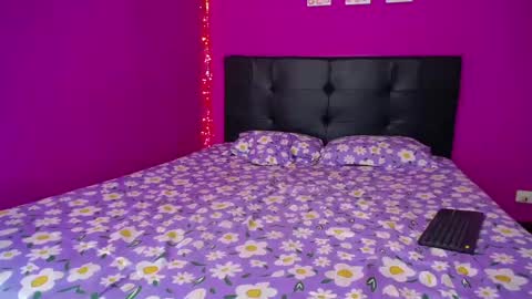 Snapshot of zara_tattoox chatting on 12.02.24 ZARA ANYELINA online show from 12.02.24