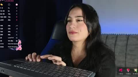 Snapshot of zaradames_ chatting on 05.26.26 zaradames_ online show from 05.26.26