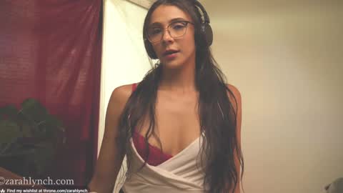 Snapshot of zarahlynch chatting on 12.18.24 Miss Lynch   Next show  2911 online show from 12.18.24