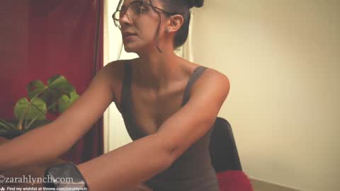 Snapshot of zarahlynch chatting on 12.21.24 Miss Lynch   Next show  2911 online show from 12.21.24
